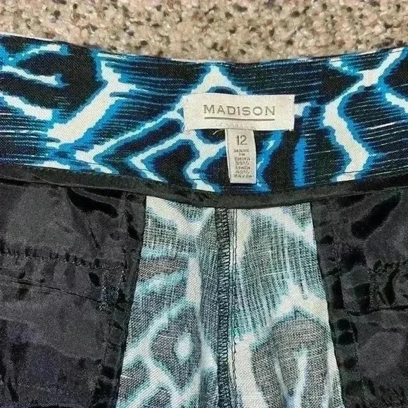 Super cute shorts, very soft material size 12 - Picture 3 of 3